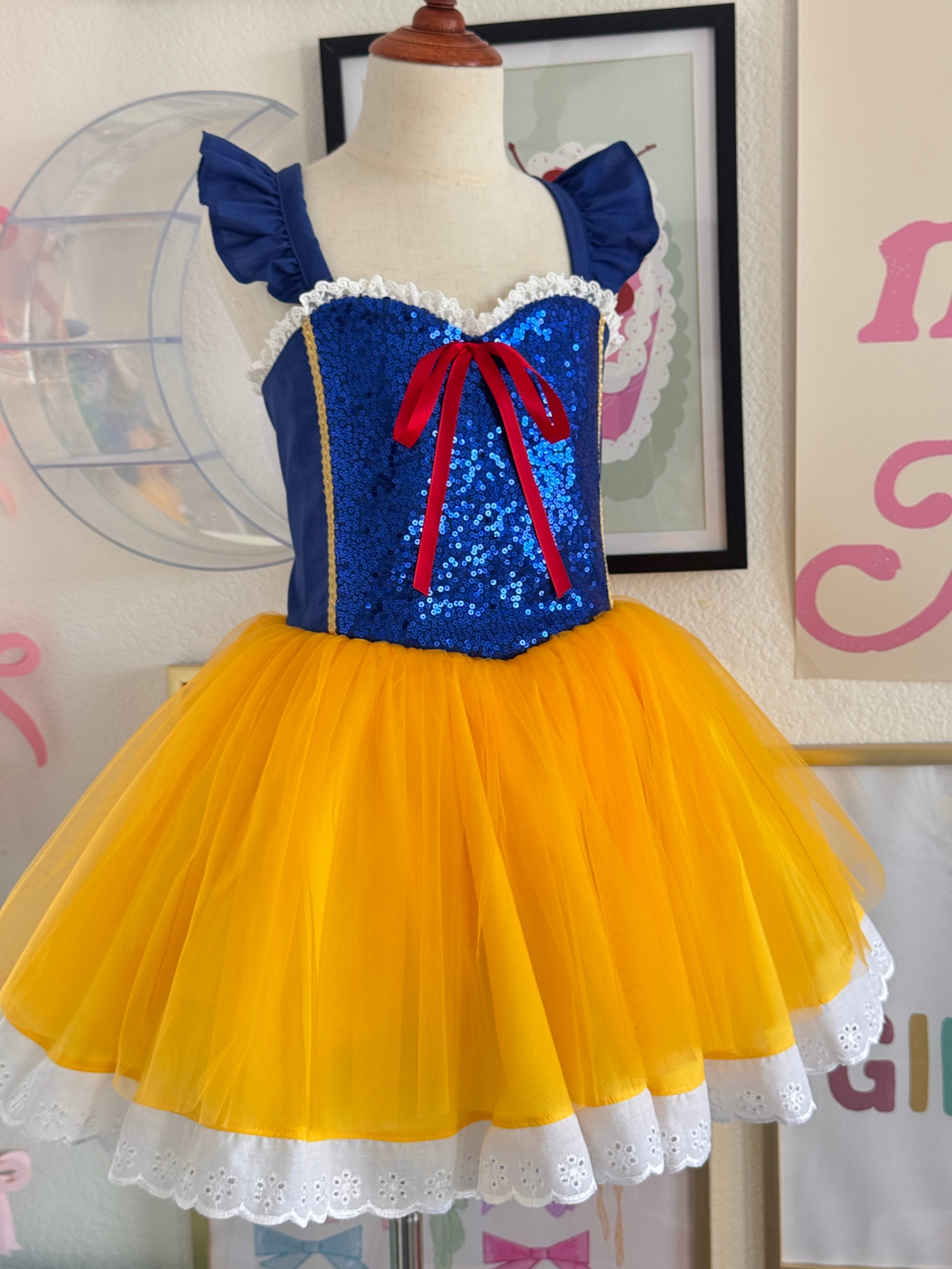 Snow White dress (RTS)
