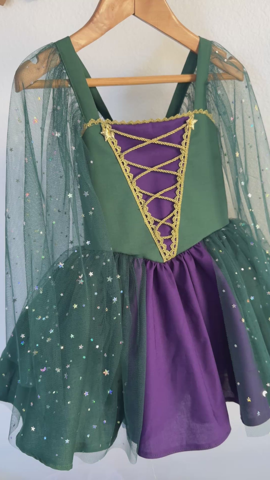 Winnie Sanderson dress
